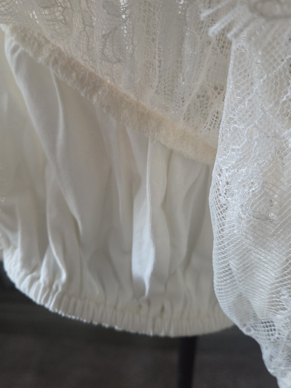 NWT Delicate White Lace Ruffle Cami with Adjustable Straps - Picture 7 of 10